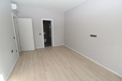 Interior 5