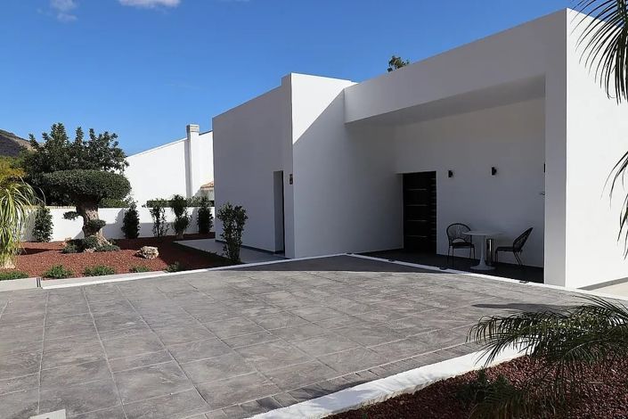 Image No.2-4 Bed House/Villa for sale