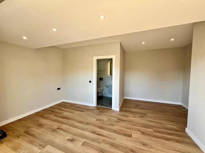 Image No.15-2 Bed Apartment for sale