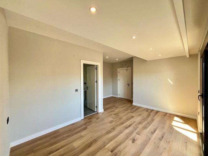 Image No.14-3 Bed Apartment for sale