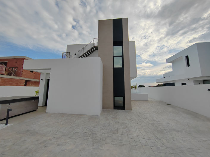 Image No.13-4 Bed House/Villa for sale