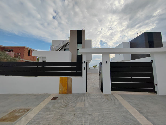 Image No.2-4 Bed House/Villa for sale