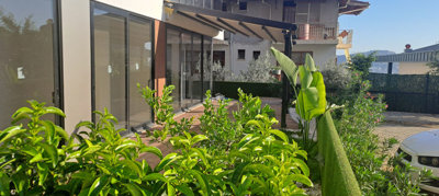 Exterior 10