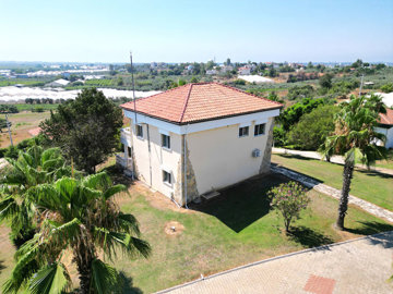 Exterior 6