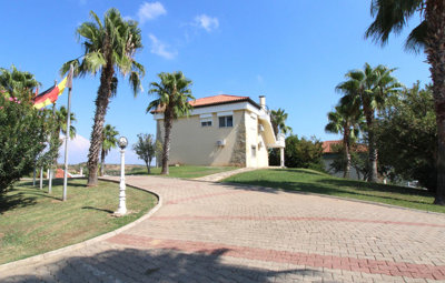 Exterior 8