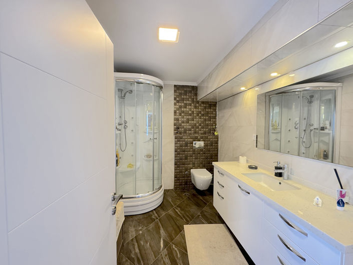 Image No.60-5 Bed House/Villa for sale