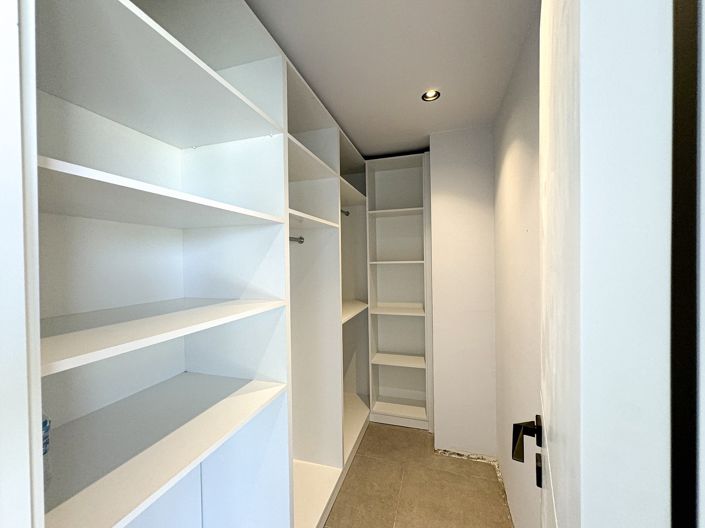 Image No.15-3 Bed Apartment for sale