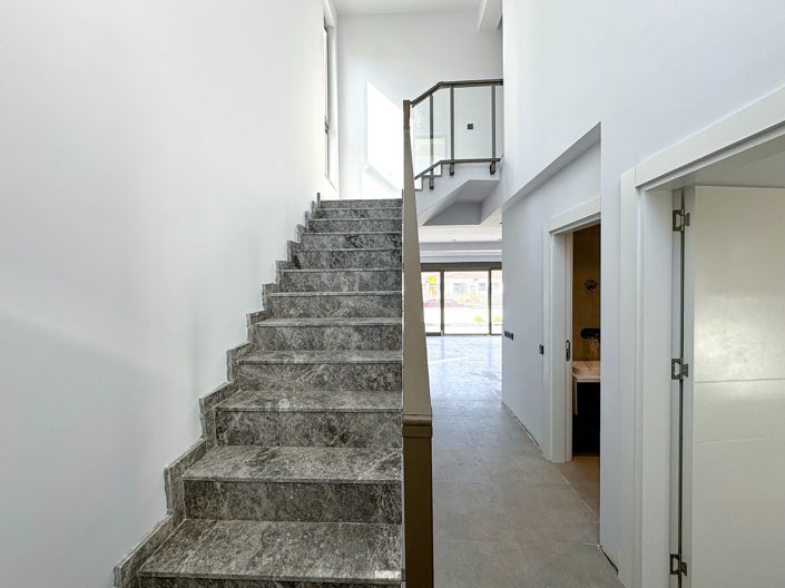 Image No.16-3 Bed Apartment for sale