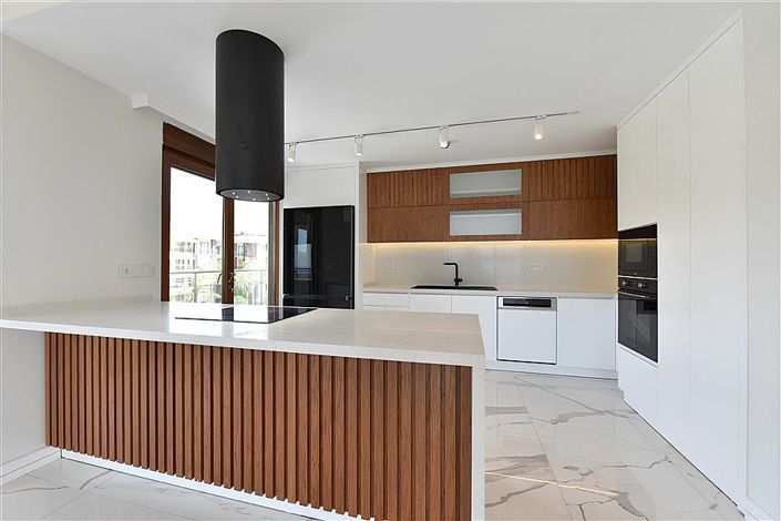 Image No.11-4 Bed Apartment for sale