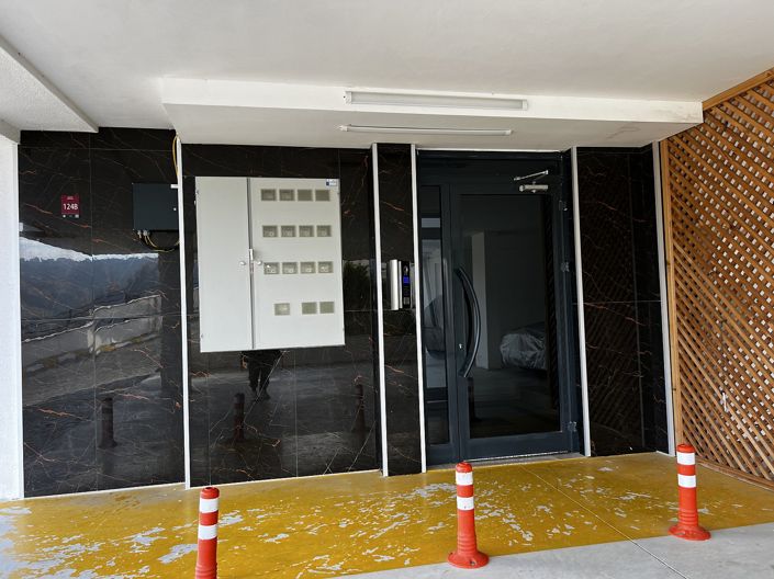 Image No.9-3 Bed Apartment for sale