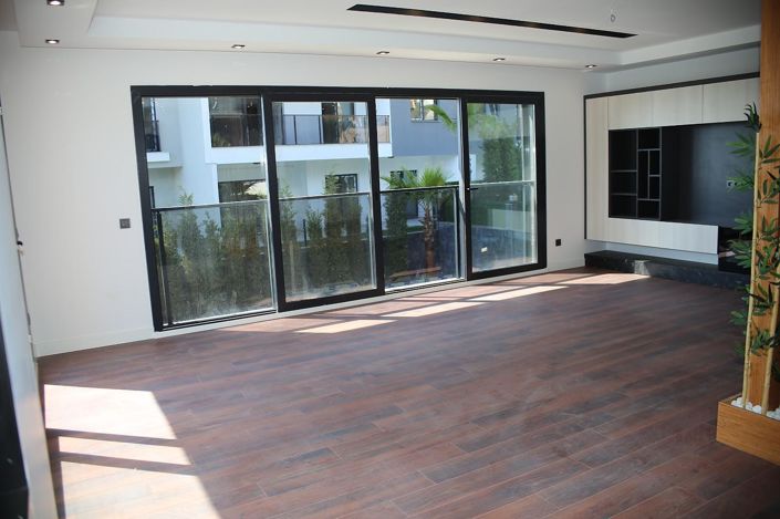 Image No.21-6 Bed House/Villa for sale