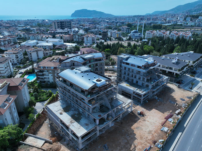 Image No.13-3 Bed Commercial for sale