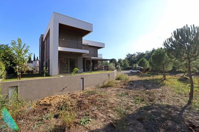 Exterior 6