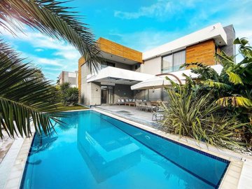 5 Bed House/Villa for sale