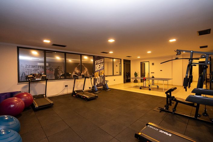 Image No.15-4 Bed Apartment for sale