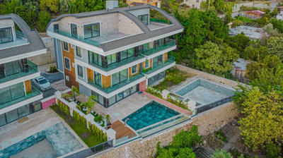Exterior 3