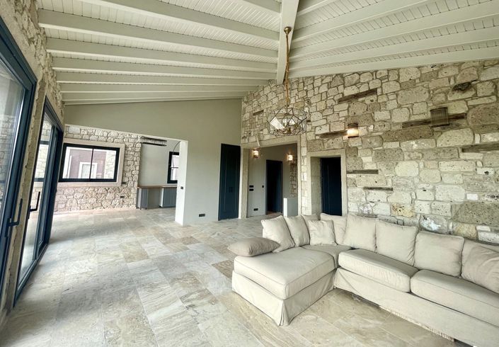 Image No.3-2 Bed House/Villa for sale