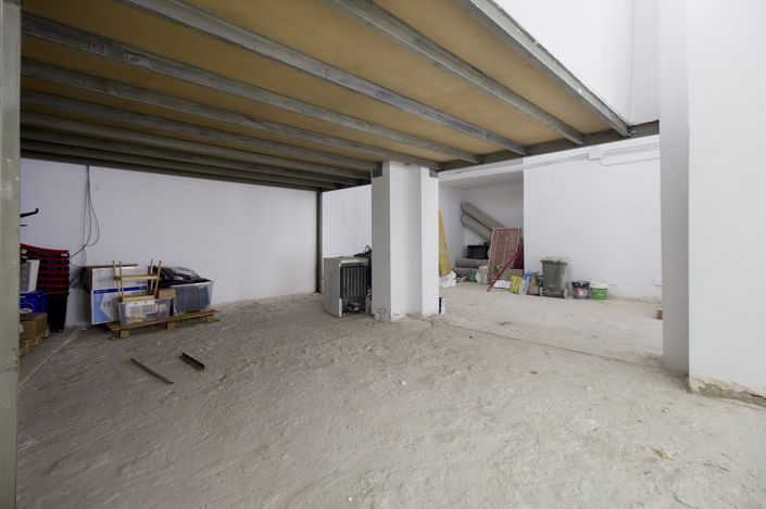 Image No.13-1 Bed Commercial for sale