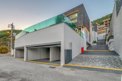 Exterior 11