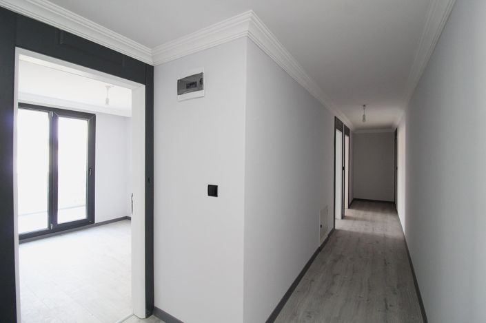 Image No.27-5 Bed Apartment for sale