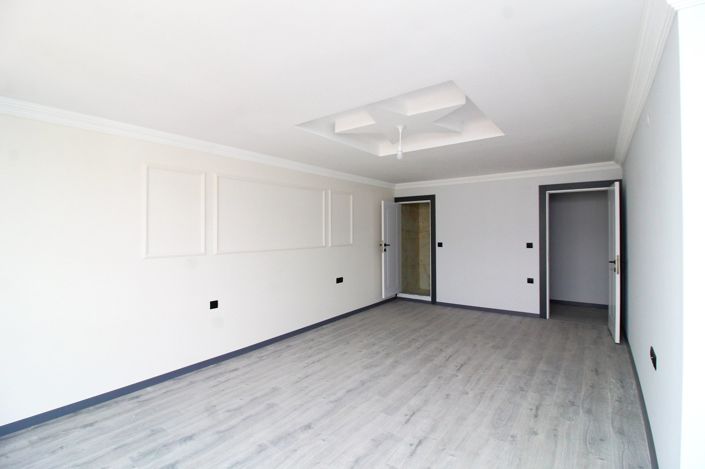 Image No.31-5 Bed Apartment for sale