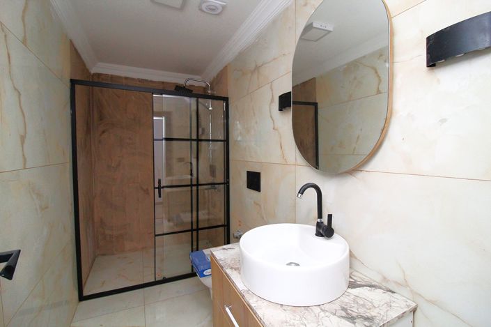 Image No.33-5 Bed Apartment for sale