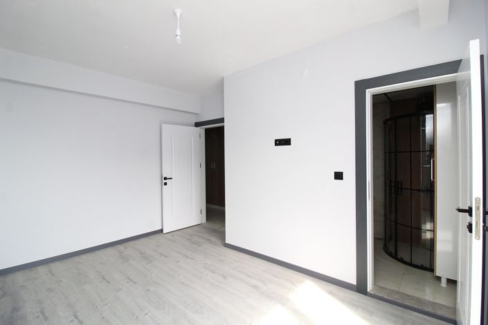 Image No.40-5 Bed Apartment for sale