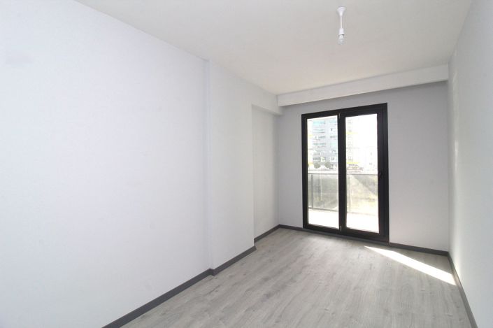 Image No.51-5 Bed Apartment for sale