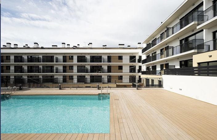 Image No.1-4 Bed Apartment for sale