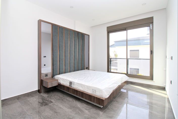 Image No.20-2 Bed Apartment for sale