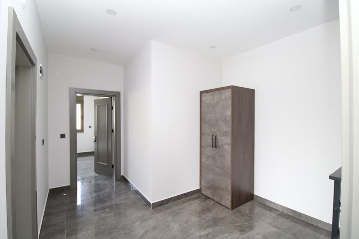 Image No.33-4 Bed Apartment for sale