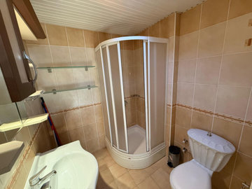 Interior 12