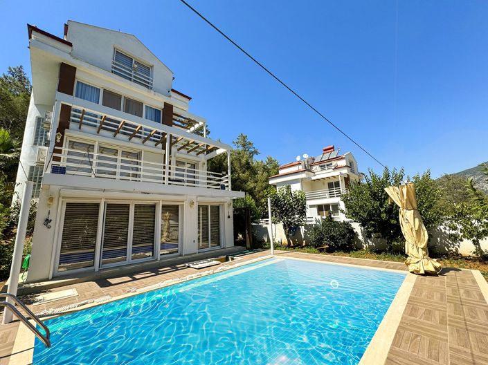 Image No.1-5 Bed House/Villa for sale