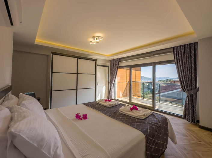 Image No.10-5 Bed House/Villa for sale