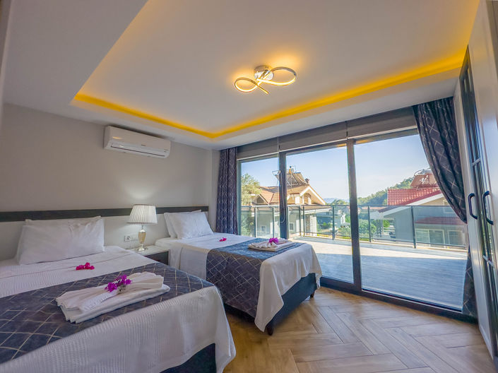 Image No.8-5 Bed House/Villa for sale