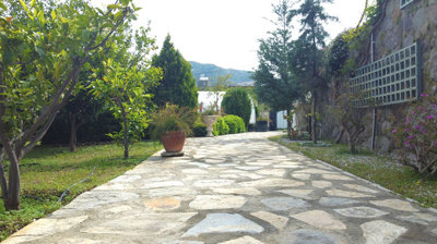 Exterior 10