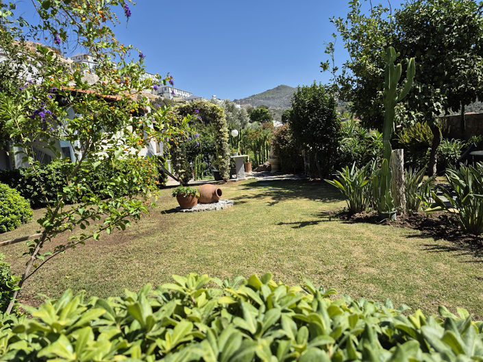 Image No.2-4 Bed House/Villa for sale