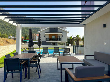 Exterior 6