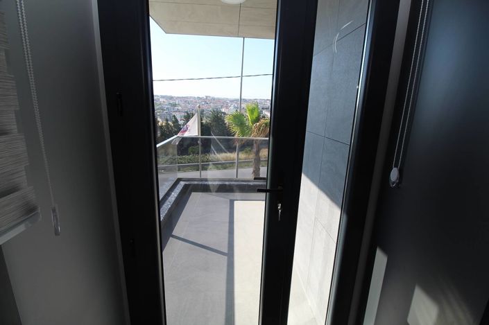 Image No.38-3 Bed Apartment for sale