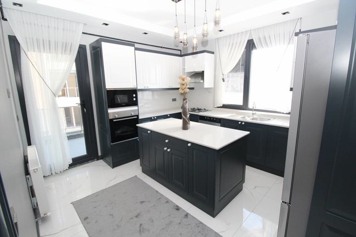 Image No.31-4 Bed Apartment for sale