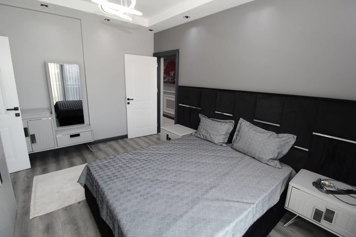 Image No.41-5 Bed Apartment for sale