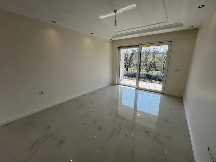 Image No.12-7 Bed House/Villa for sale