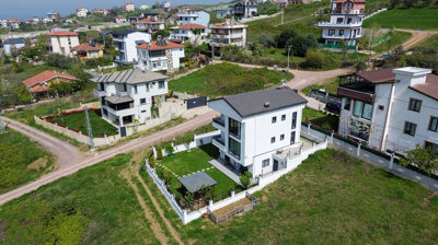 Exterior 4