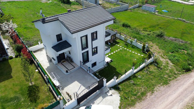 Exterior 8