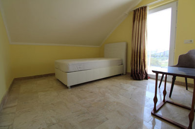 Interior 8