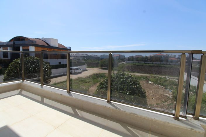 Image No.20-4 Bed Apartment for sale