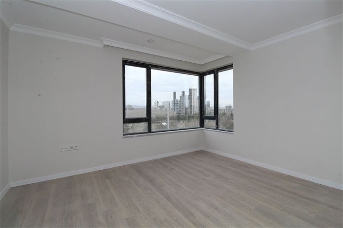 Image No.12-3 Bed Apartment for sale