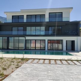 Exterior 8