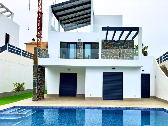 Image No.1-4 Bed House/Villa for sale