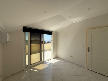 Interior 9